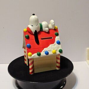 Snoopy Christmas Doghouse Coin Bank By Whitmans Candies Vintage Holiday Decor